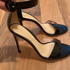 Gianvitto Rossi 5.5